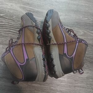 Wolverine Boots: Women's 10388 Brown Waterproof Steel Toe Hiking boots size 8.5W